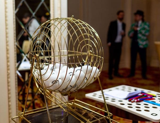 Pauze starp bingo spēlēm