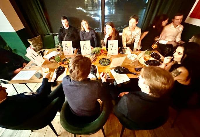 Sarunas pirms spēles