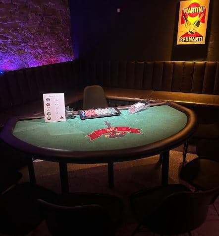 Baccarat galds Daiquiri Riga bārā